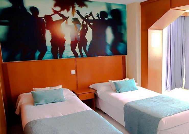 Apartment standard (living room + 1 bedroom + terrace) 6/6 апартаменты Benidorm Celebrations ™ Music Resort (Recommended for Adults) Бенидорме